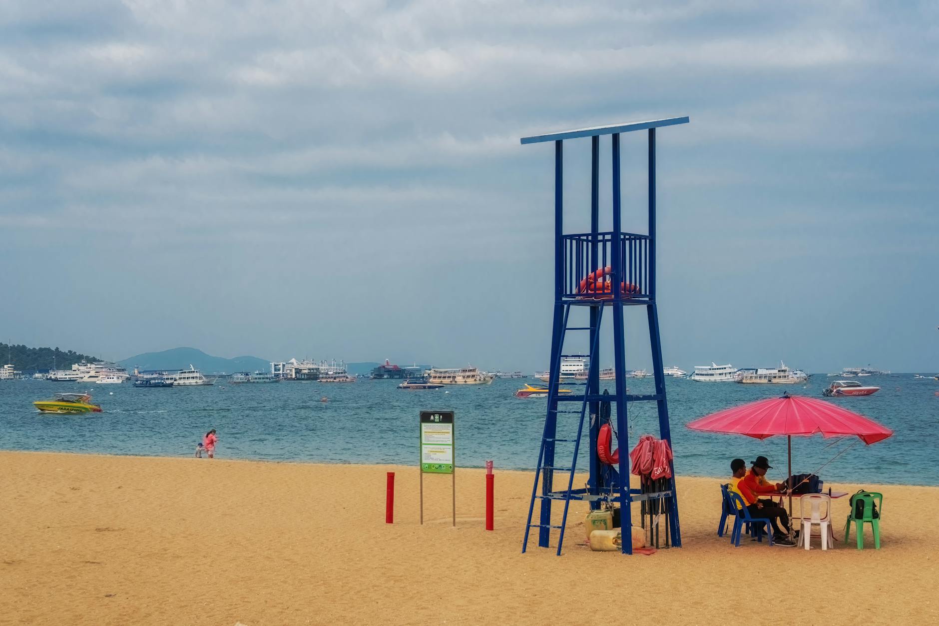 เครื่องออกกำลังกายริมทะเลและชายหาด ต้องใช้วัสดุอะไร
