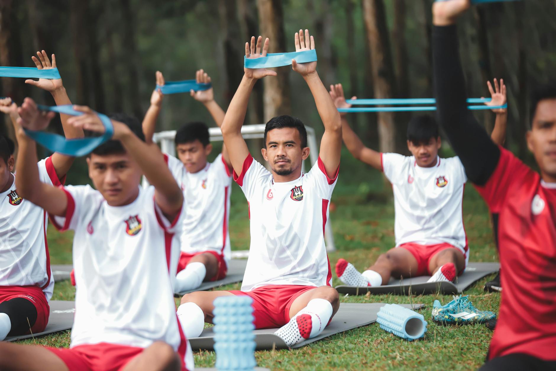 ออกกำลังกายด้วย Resistance Band: ทดแทนเครื่องยิมได้จริงไหม